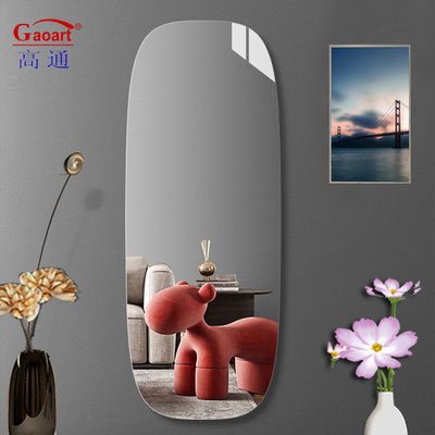 Espelho de vestiário personalizado com design moderno e funcional para casa e hotel