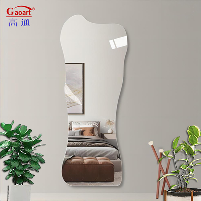 Aumente a decoração da sua casa com o nosso espelho elegante e funcional