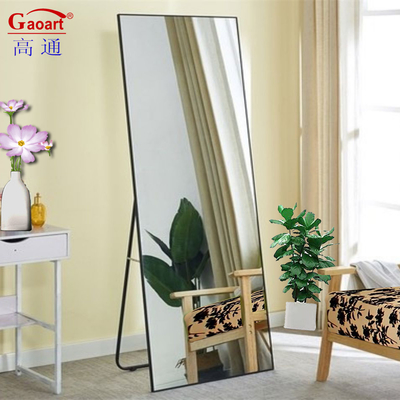 Adicione estilo ao seu quarto com um espelho de vestimenta acessível e elegante