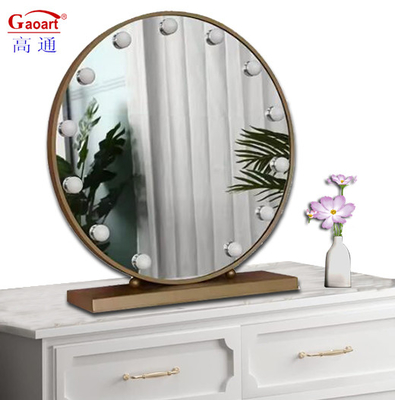 Obtenha a iluminação perfeita para a sua maquiagem com o Hollywood Mirror