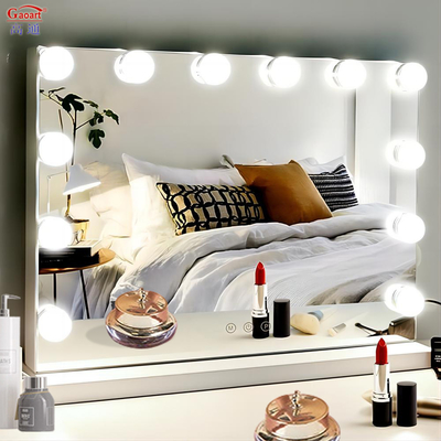 Descubra o segredo da maquiagem perfeita com o Hollywood Mirror