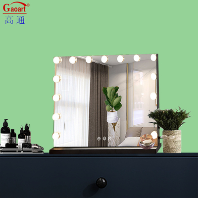Descubra o segredo da maquiagem perfeita com o Hollywood Mirror