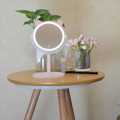 Obtenha a iluminação perfeita para a sua maquiagem com o nosso espelho de maquiagem avançado