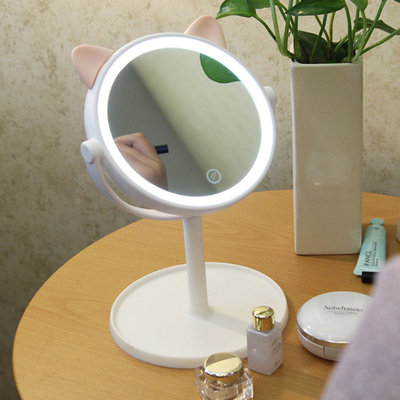 Obtenha a iluminação perfeita para a sua maquiagem com o nosso espelho de maquiagem avançado